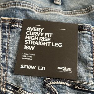 Silver Jeans Size 18W Avery Curvy Fit High Rise Straight Leg